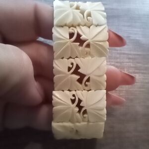 Vintage Bone/Ivory Hand Carved Bracelet
